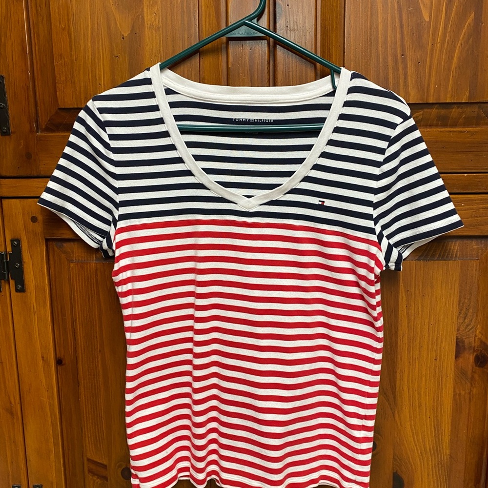 10/10$  10 (4-5$) items for 10$. Tommy Hilfiger Blue & White Short Sleeve T